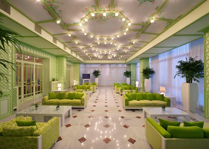 Отель Continental 4*