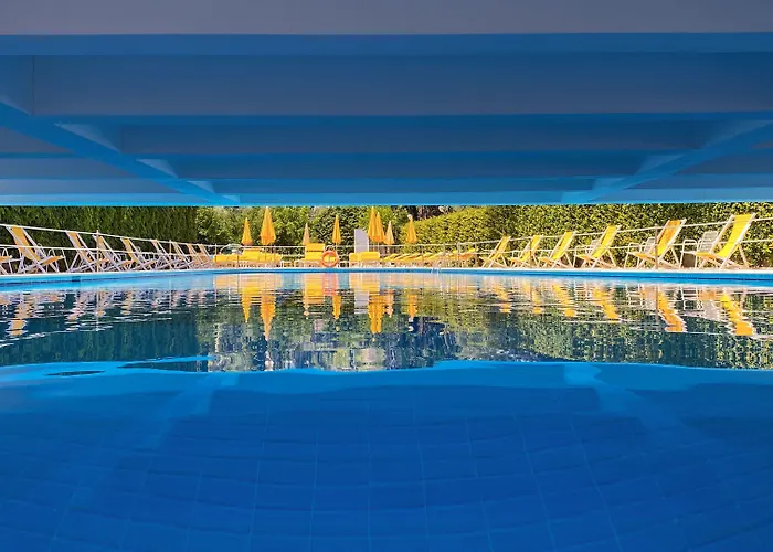 Отель Continental 4*