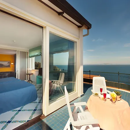 Continental Ξενοδοχείο 4*